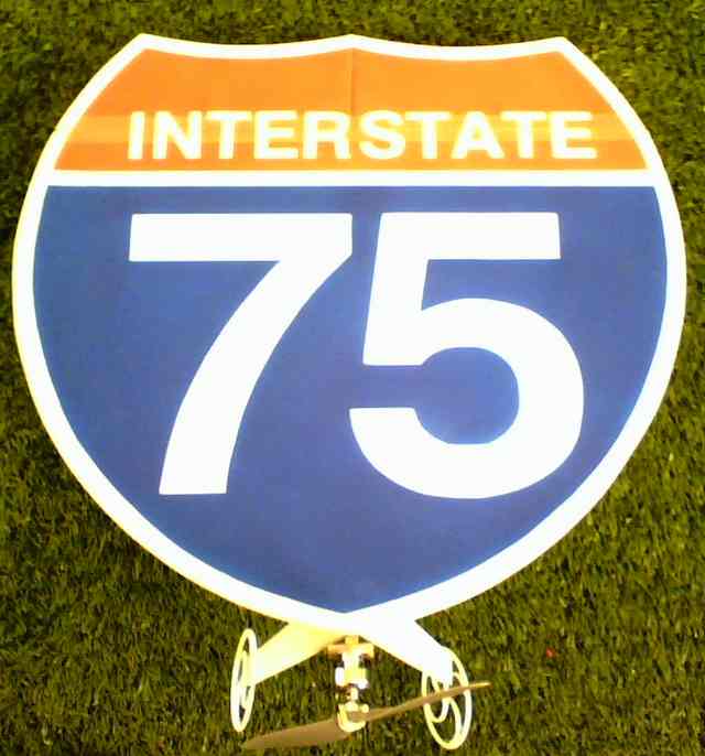 photo of I-75 flying sign